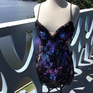 Christopher Kane Bold Iridescent and Black Lace Mini Dress in Schwartz